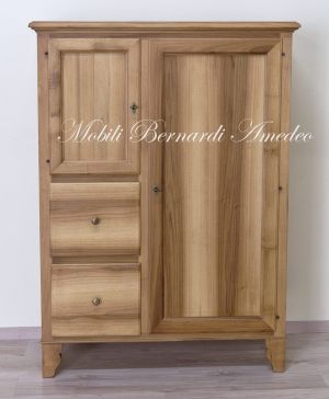 Mobile dispensa realizzato in legno massello di noce colore chiaro